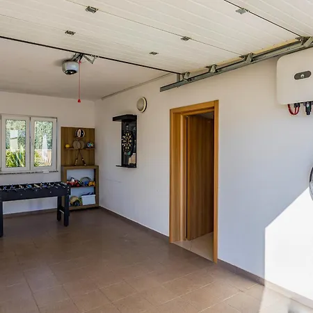 Vesna For 6 Persons Near With 32 M2 Private Pool, Kids Playground & Free Bikes Вилла