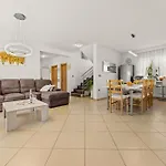 Vesna For 6 Persons Near With 32 M2 Private Pool, Kids Playground & Free Bikes Villa *