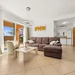 Villa Vesna For 6 Persons Near With 32 M2 Private Pool, Kids Playground & Free Bikes *