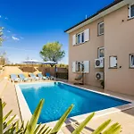 Vesna For 6 Persons Near With 32 M2 Private Pool, Kids Playground & Free Bikes Villa