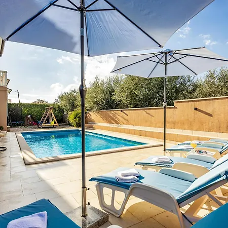 Vila Vesna For 6 Persons Near With 32 M2 Private Pool, Kids Playground & Free Bikes