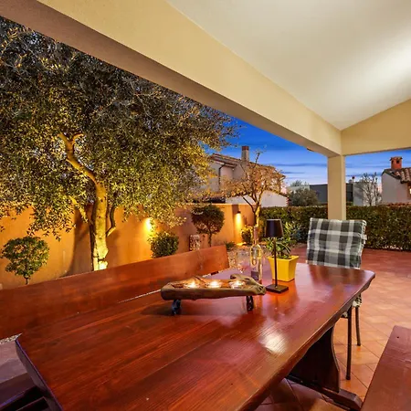 Vesna For 6 Persons Near With 32 M2 Private Pool, Kids Playground & Free Bikes Vila Pula