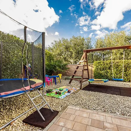 Vesna For 6 Persons Near With 32 M2 Private Pool, Kids Playground & Free Bikes Villa