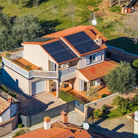 Vesna For 6 Persons Near With 32 M2 Private Pool, Kids Playground & Free Bikes *