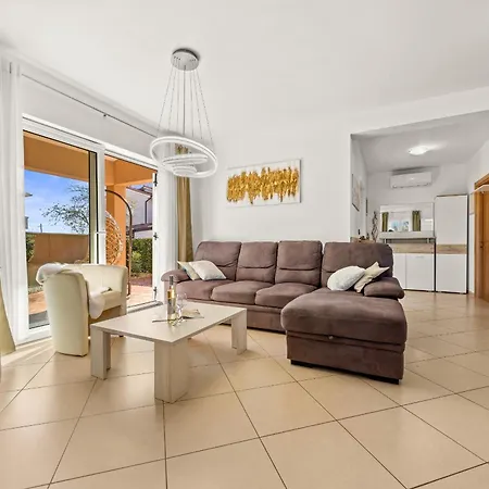 Willa Vesna For 6 Persons Near With 32 M2 Private Pool, Kids Playground & Free Bikes *