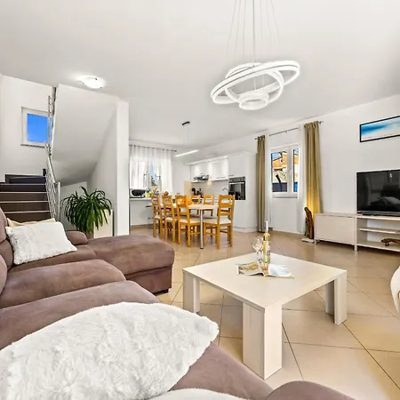 Vesna For 6 Persons Near With 32 M2 Private Pool, Kids Playground & Free Bikes Willa