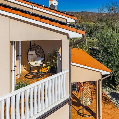 Vesna For 6 Persons Near With 32 M2 Private Pool, Kids Playground & Free Bikes