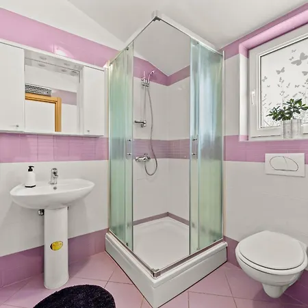 Vesna For 6 Persons Near With 32 M2 Private Pool, Kids Playground & Free Bikes Willa Pula