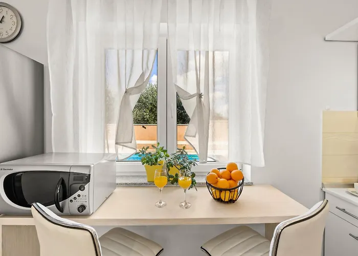 Vesna For 6 Persons Near With 32 M2 Private Pool, Kids Playground & Free Bikes Vila