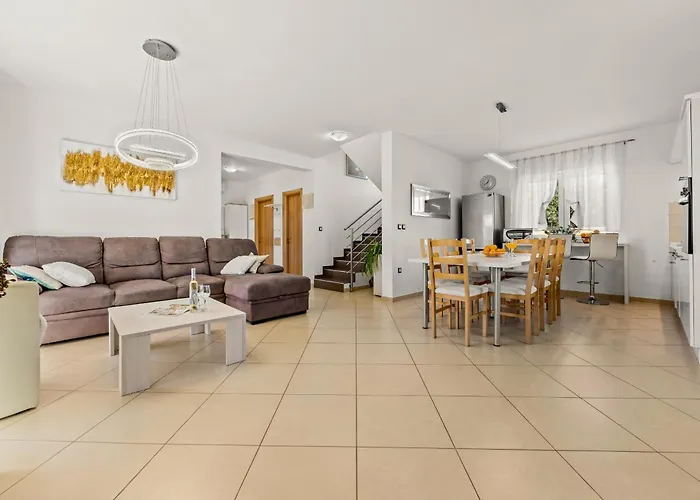 Vesna For 6 Persons Near With 32 M2 Private Pool, Kids Playground & Free Bikes Villa *