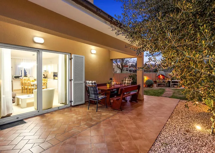 Vesna For 6 Persons Near With 32 M2 Private Pool, Kids Playground & Free Bikes Vila *