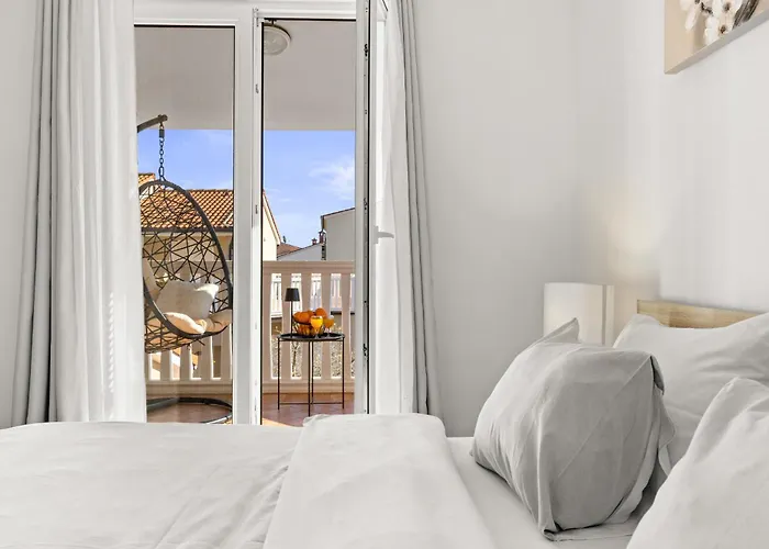 Vesna For 6 Persons Near With 32 M2 Private Pool, Kids Playground & Free Bikes Vila Pula