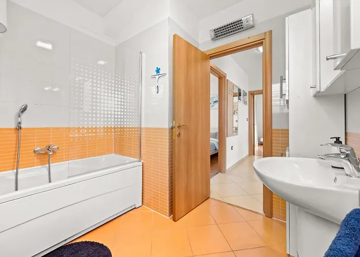 Vesna For 6 Persons Near With 32 M2 Private Pool, Kids Playground & Free Bikes Vila Pula