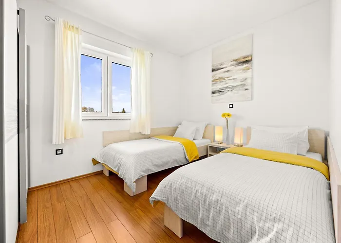 Vesna For 6 Persons Near With 32 M2 Private Pool, Kids Playground & Free Bikes *